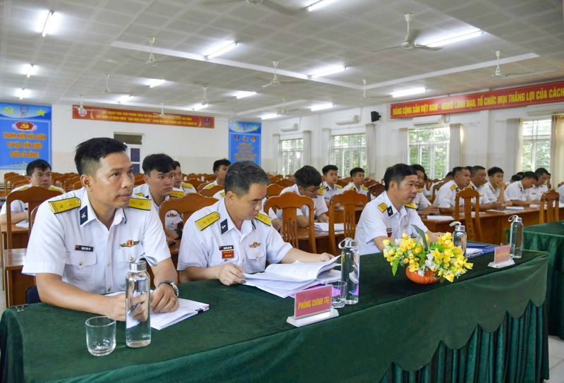 Lữ đoàn 167 tổ chức tập huấn sĩ quan, quân nhân chuyên nghiệp mới ra trường