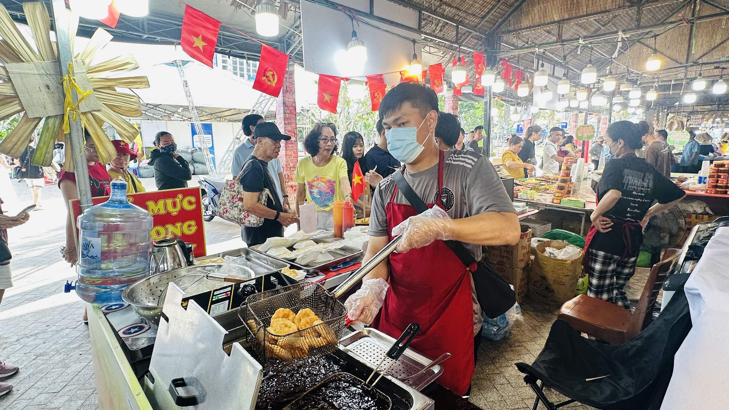 Chả mực giã tay Hạ Long cũng có mặt tại lễ hội ẩm thực 