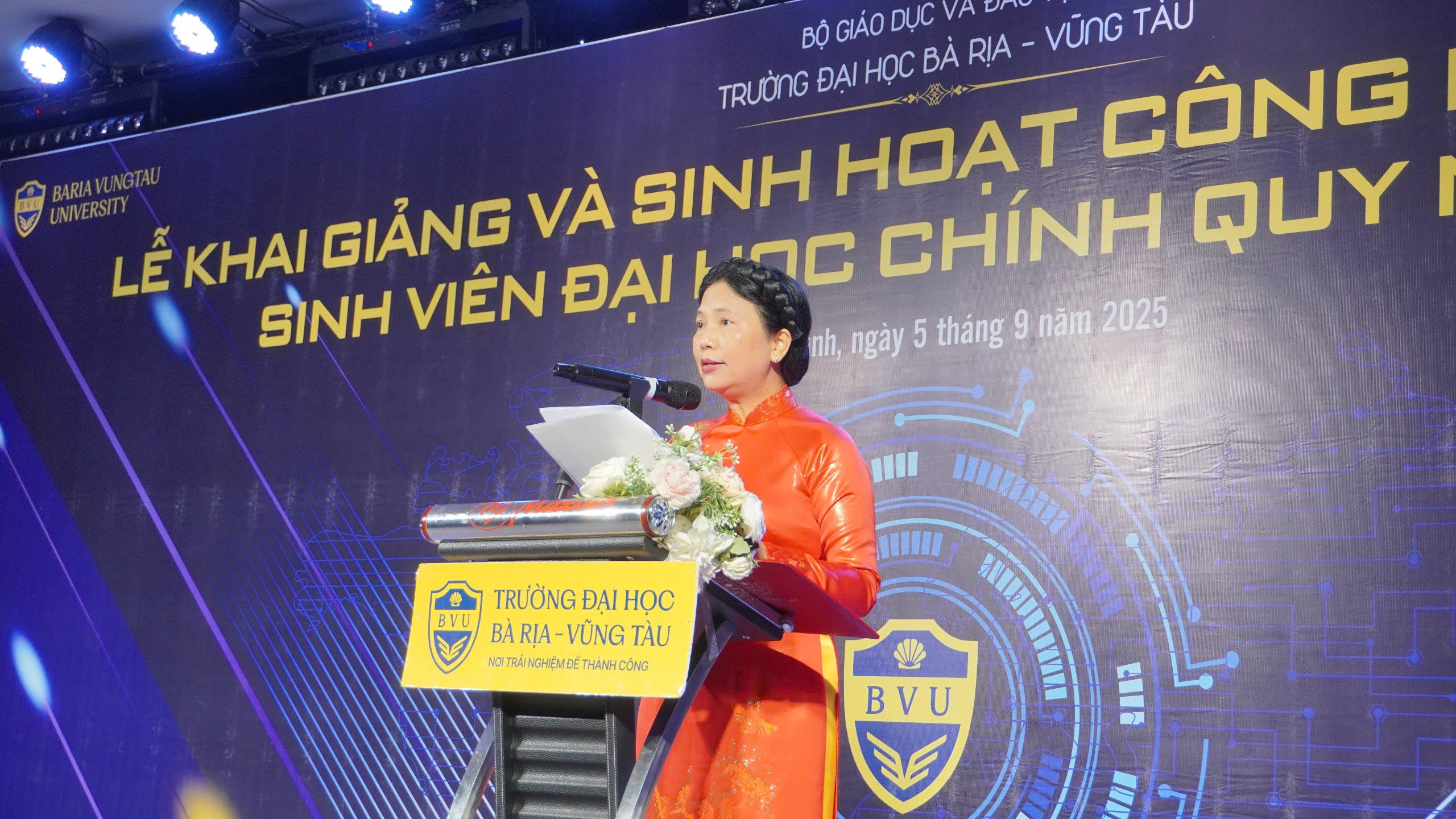 PGS.TS.LS Nguyễn Thị Hoài Phương, Hiệu trưởng Trường Đại học Bà Rịa - Vũng Tàu đã có những chia sẻ ý nghĩa tại lễ khai giảng năm học 2025-2026.